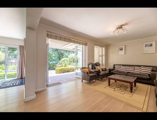 3 BEDROOM TOWNHOUSE FOR SALE IN BRYANSTON